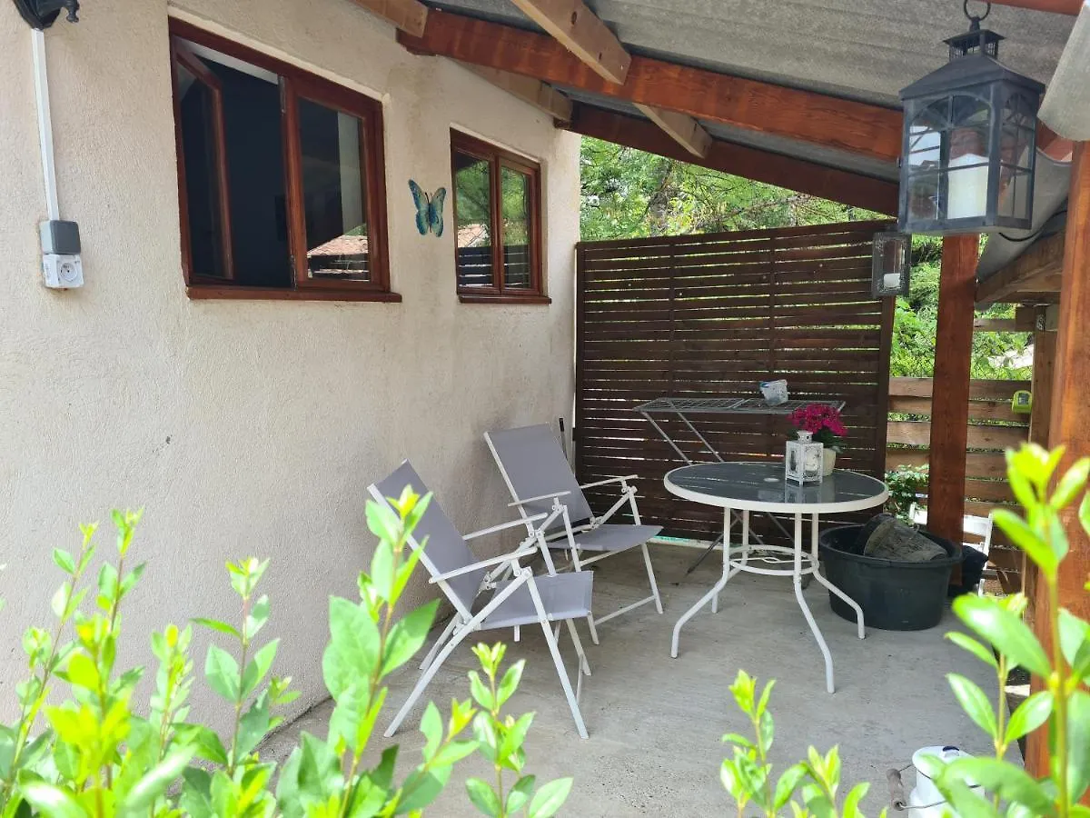 فندق مبيت وإفطار Maison Castellane Chambre D'Hotes B&B