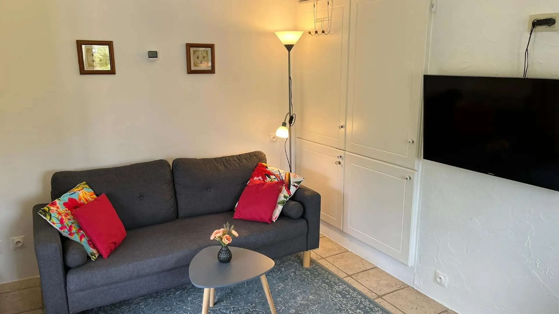 Maison Castellane Chambre D'Hotes B&B 0*,  فرنسا