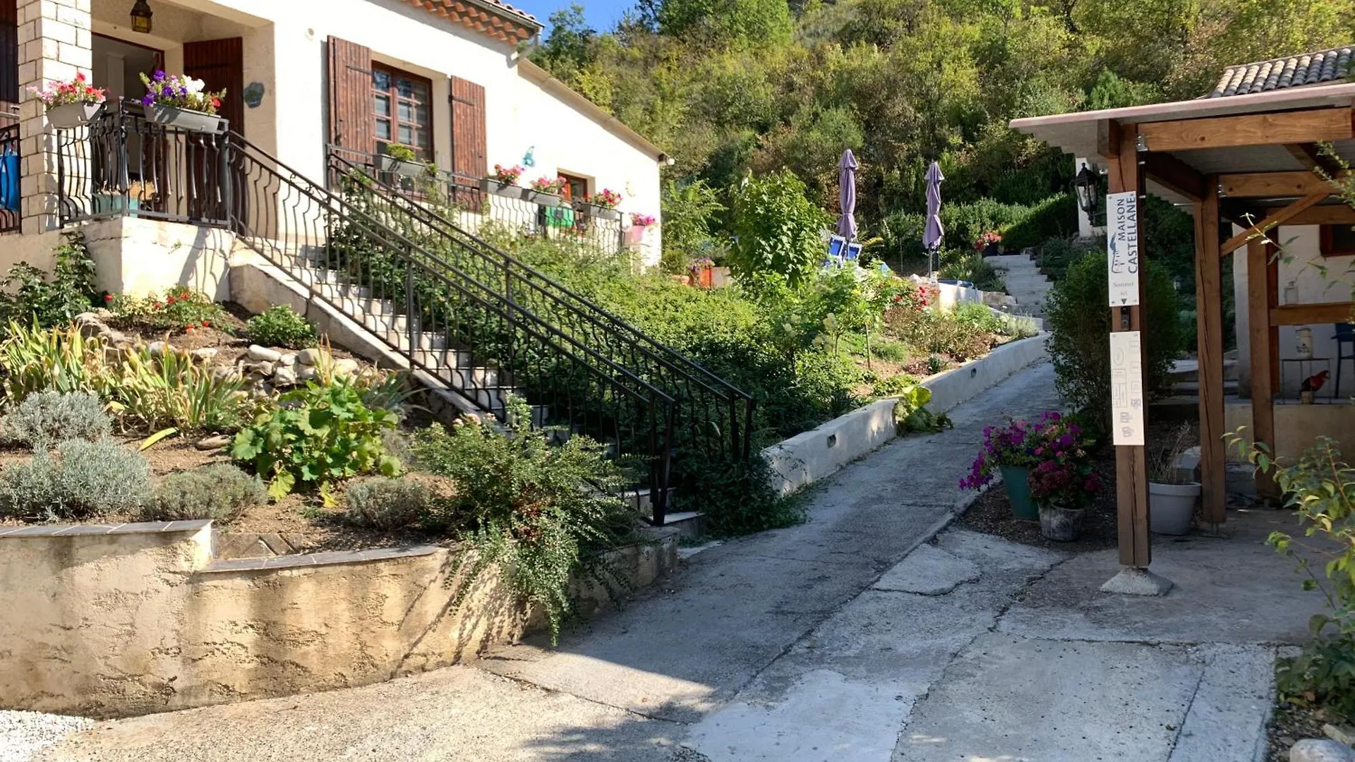 Maison Castellane Chambre D'Hotes B&B 0*,